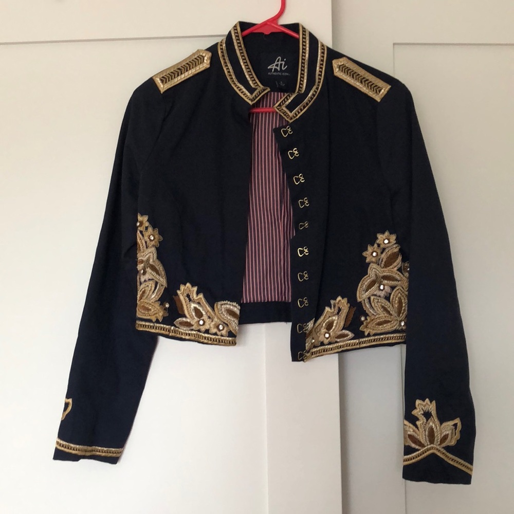 Cropped jacket